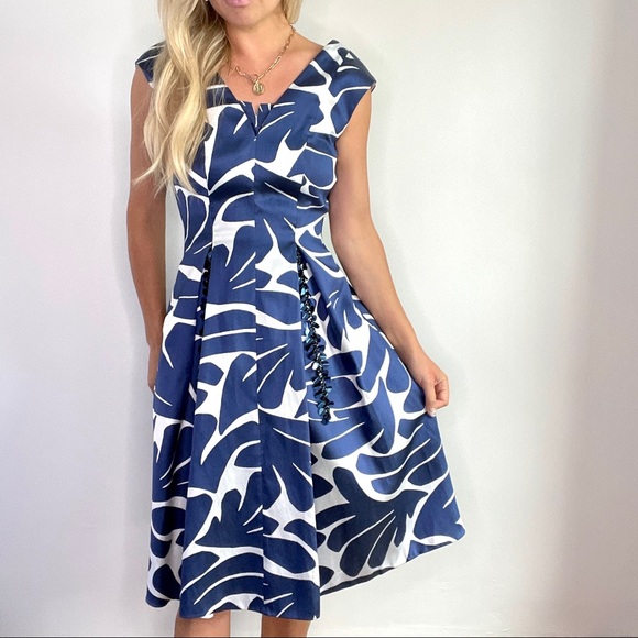 Talbot Runhof - Picture 2 of 11